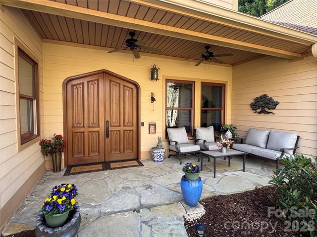 628 Vista Falls Road, Mills River, NC 28759