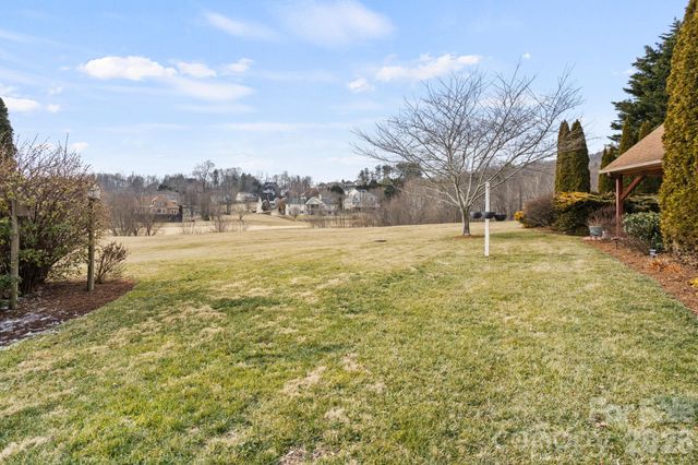 628 Vista Falls Road, Mills River, NC 28759