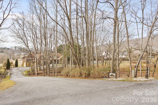 628 Vista Falls Road, Mills River, NC 28759