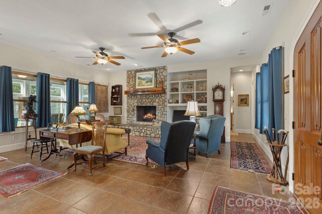 628 Vista Falls Road, Mills River, NC 28759