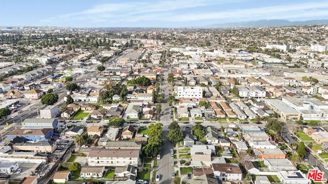 3120 W 71st Street, Los Angeles, CA 90043