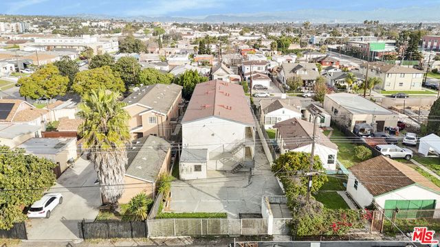 3120 W 71st Street, Los Angeles, CA 90043