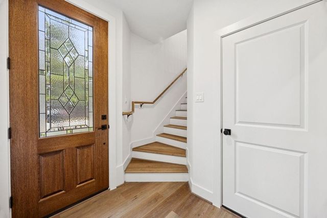 2121B Hoskins Drive, Houston, TX 77080