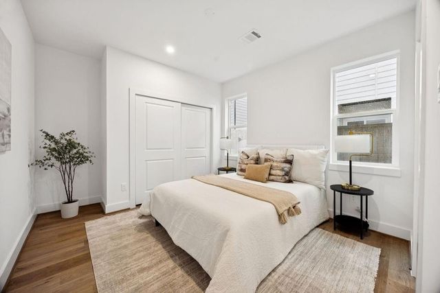 2121B Hoskins Drive, Houston, TX 77080