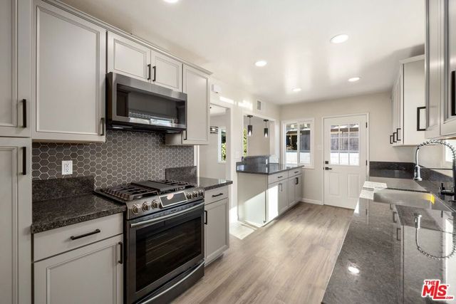 665 W Avenue J-12, Lancaster, CA 93534