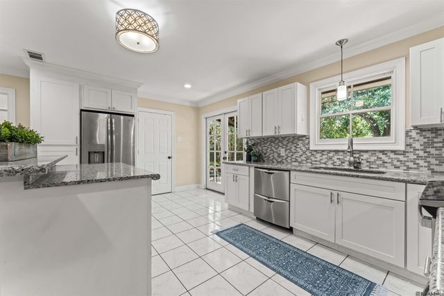 9544 Goodwood Blvd, Baton Rouge, LA 70815