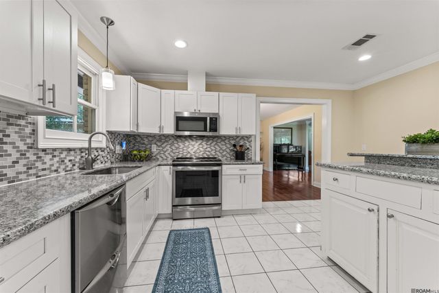 9544 Goodwood Blvd, Baton Rouge, LA 70815