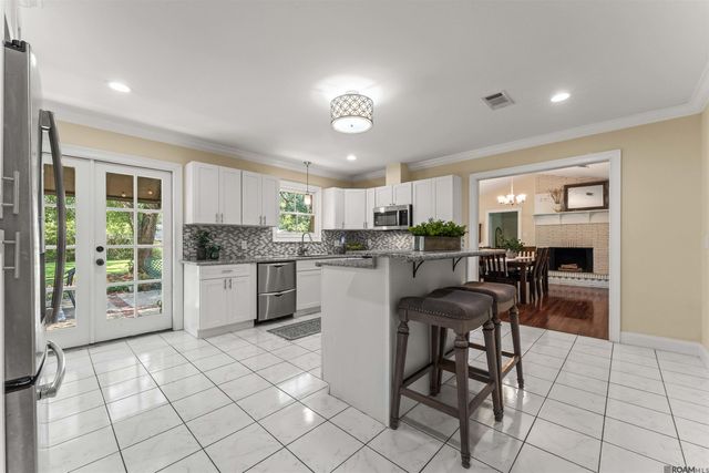 9544 Goodwood Blvd, Baton Rouge, LA 70815
