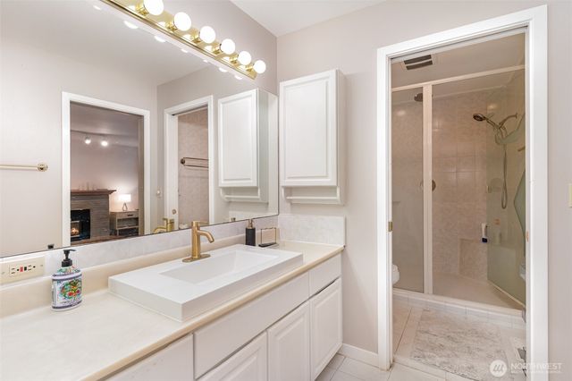 2726 Pioneer Way E, Tacoma, WA 98404