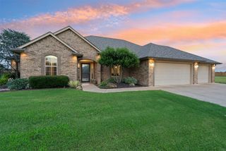 3401 Pondridge Road, Chickasha, OK 73018