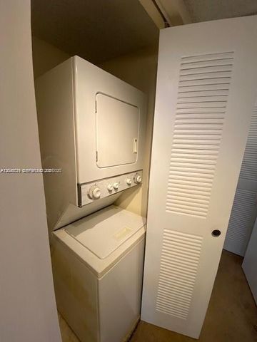 7630 Westwood Dr 327, Tamarac, FL 33321