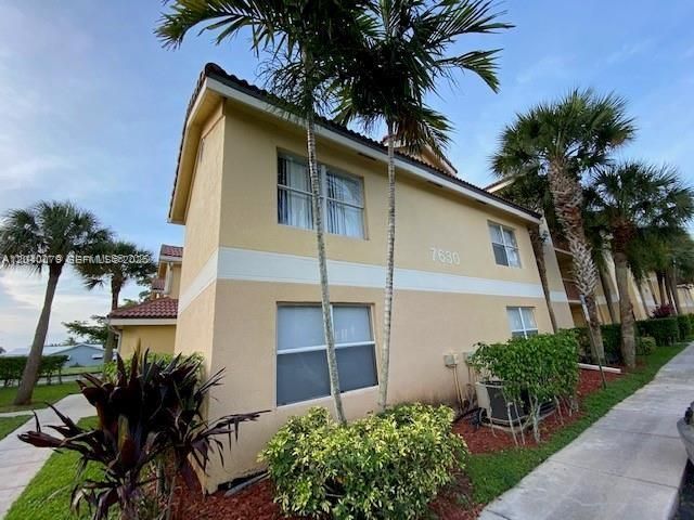 7630 Westwood Dr 327, Tamarac, FL 33321