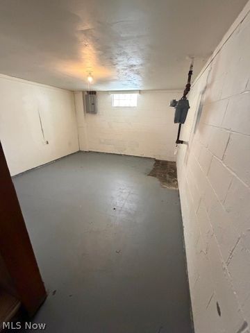 1561 Bradford, Warren, OH 44485