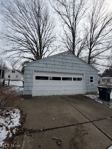 1561 Bradford, Warren, OH 44485