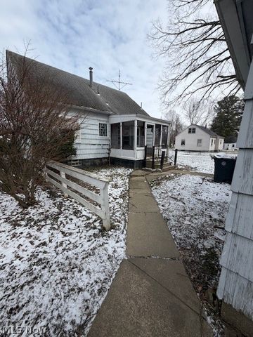 1561 Bradford, Warren, OH 44485