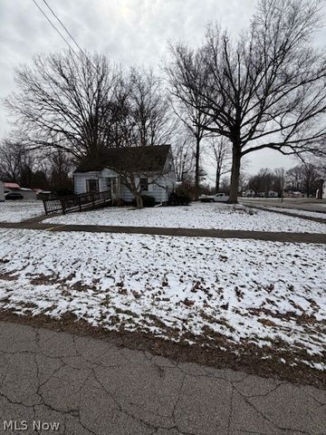 1561 Bradford, Warren, OH 44485