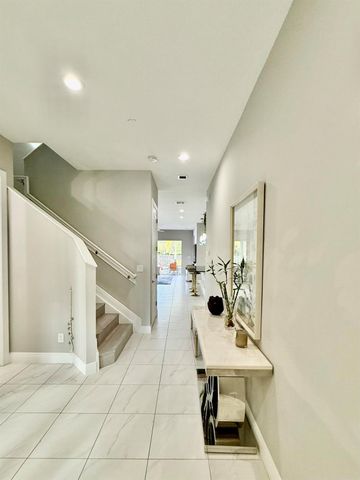 8655 NW 39th Court, Coral Springs, FL 33065