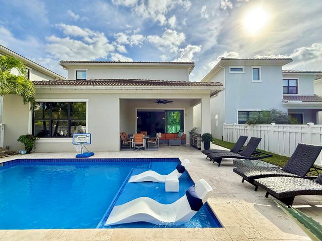 8655 NW 39th Court, Coral Springs, FL 33065