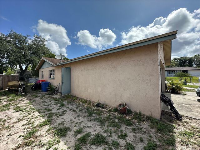 2306 LINCOLN COURT, Brandon, FL 33510