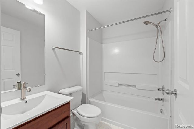 2323 Knollwood, Canton, MI 48188