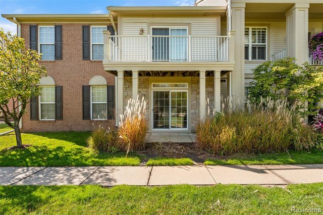 2323 Knollwood, Canton, MI 48188