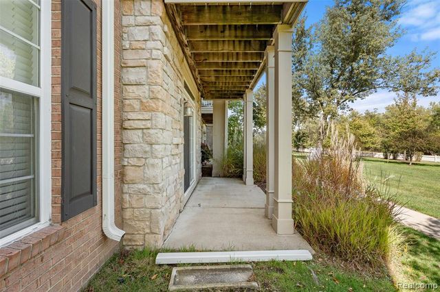 2323 Knollwood, Canton, MI 48188