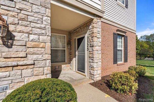 2323 Knollwood, Canton, MI 48188