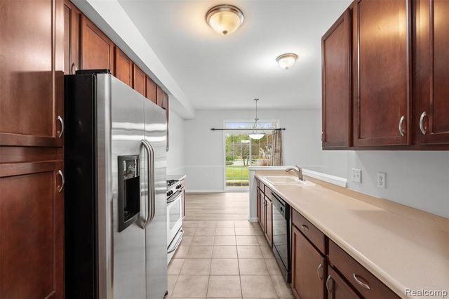 2323 Knollwood, Canton, MI 48188