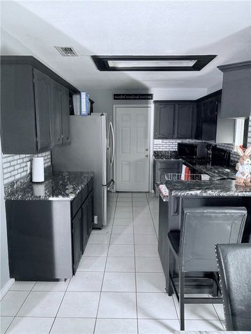614 Cactus, Alice, TX 78332