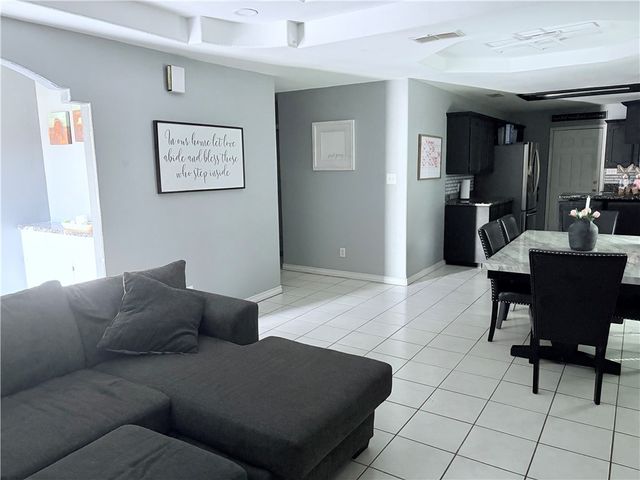 614 Cactus, Alice, TX 78332