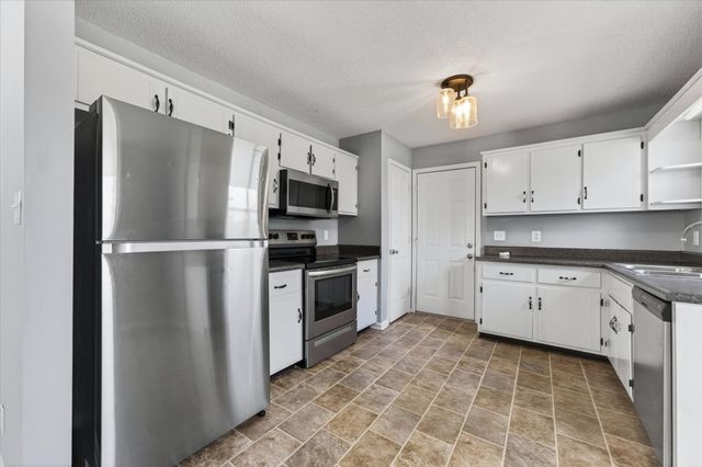 250 Grassmire Dr, Clarksville, TN 37042