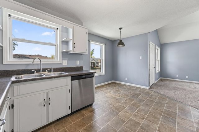 250 Grassmire Dr, Clarksville, TN 37042