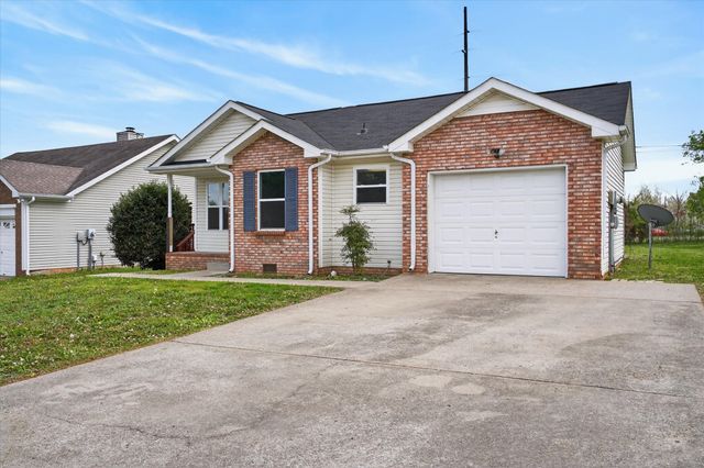 250 Grassmire Dr, Clarksville, TN 37042