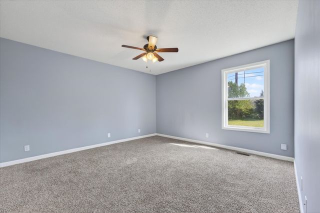 250 Grassmire Dr, Clarksville, TN 37042