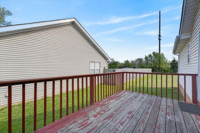 250 Grassmire Dr, Clarksville, TN 37042