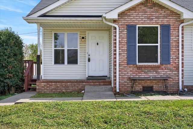 250 Grassmire Dr, Clarksville, TN 37042