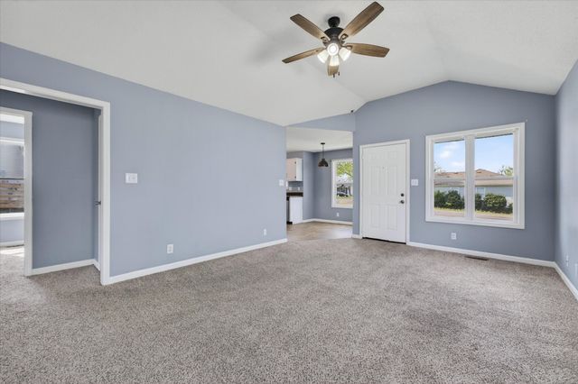 250 Grassmire Dr, Clarksville, TN 37042