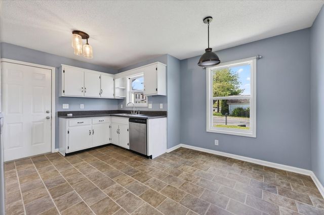 250 Grassmire Dr, Clarksville, TN 37042