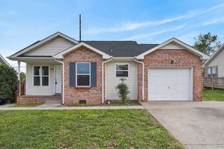 250 Grassmire Dr, Clarksville, TN 37042