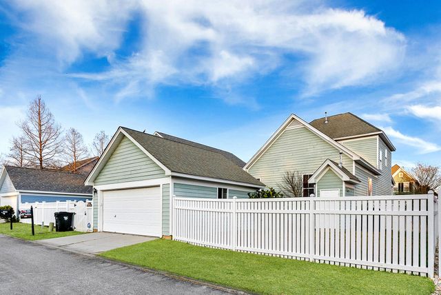 302 Hydrangea Street, Summerville, SC 29483