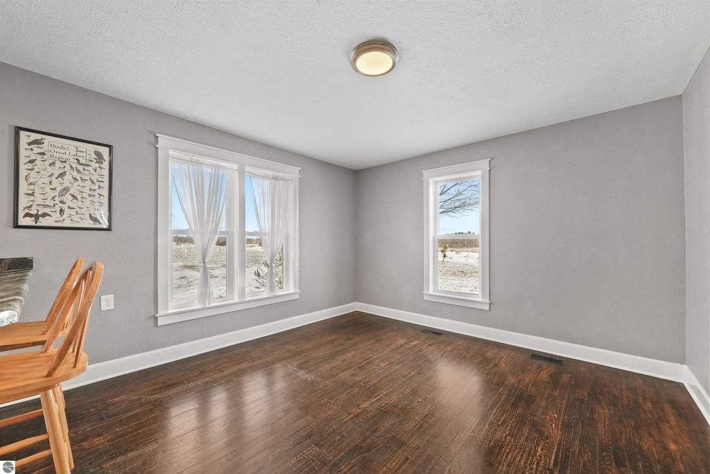 Image 16 of property listing at 21239 5th Avenue, Marion, MI 49665