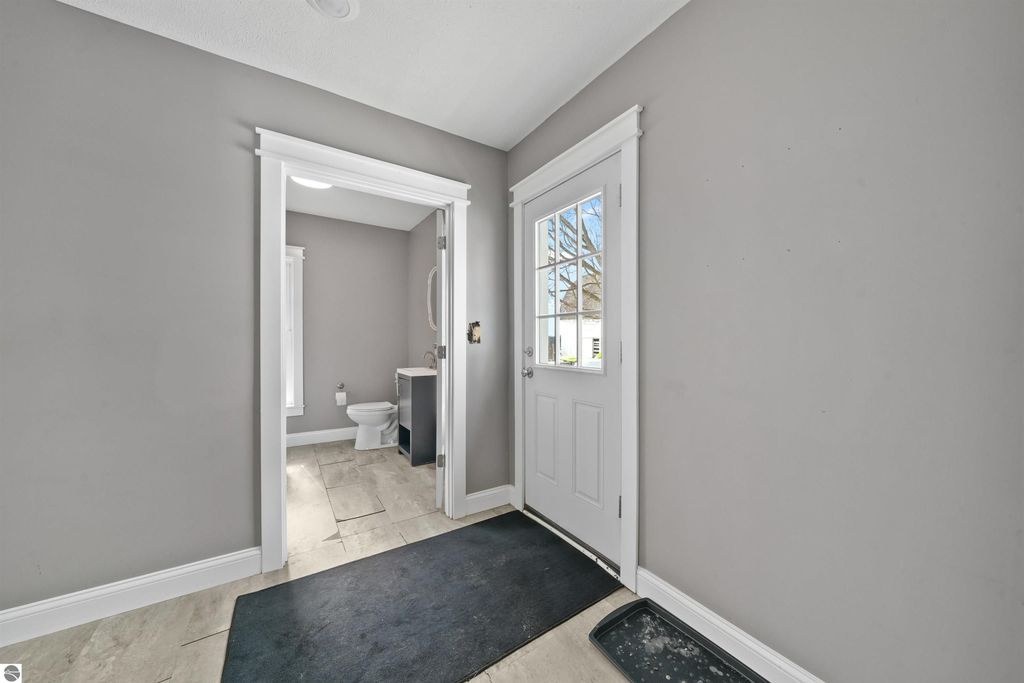 Image 18 of property listing at 21239 5th Avenue, Marion, MI 49665