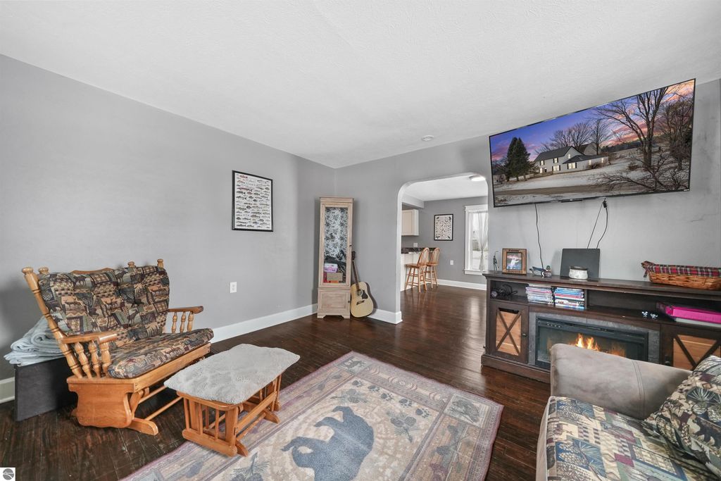 Image 21 of property listing at 21239 5th Avenue, Marion, MI 49665