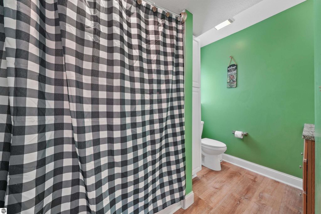 Image 23 of property listing at 21239 5th Avenue, Marion, MI 49665