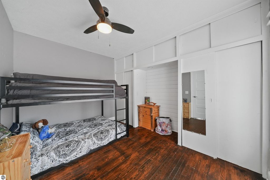 Image 24 of property listing at 21239 5th Avenue, Marion, MI 49665