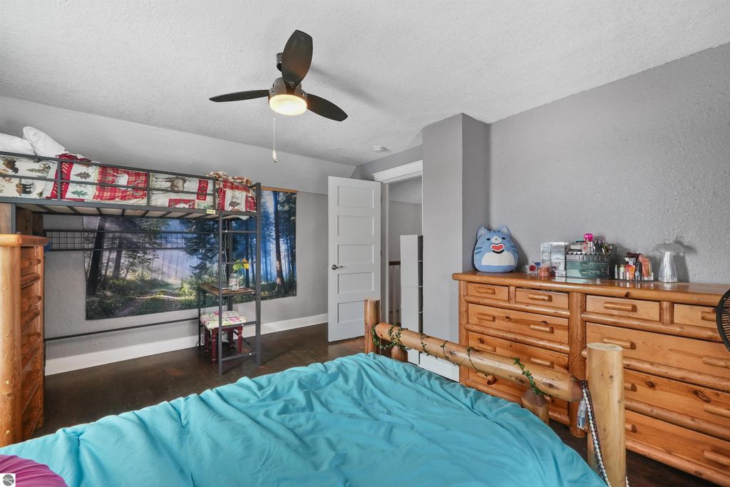 Image 29 of property listing at 21239 5th Avenue, Marion, MI 49665