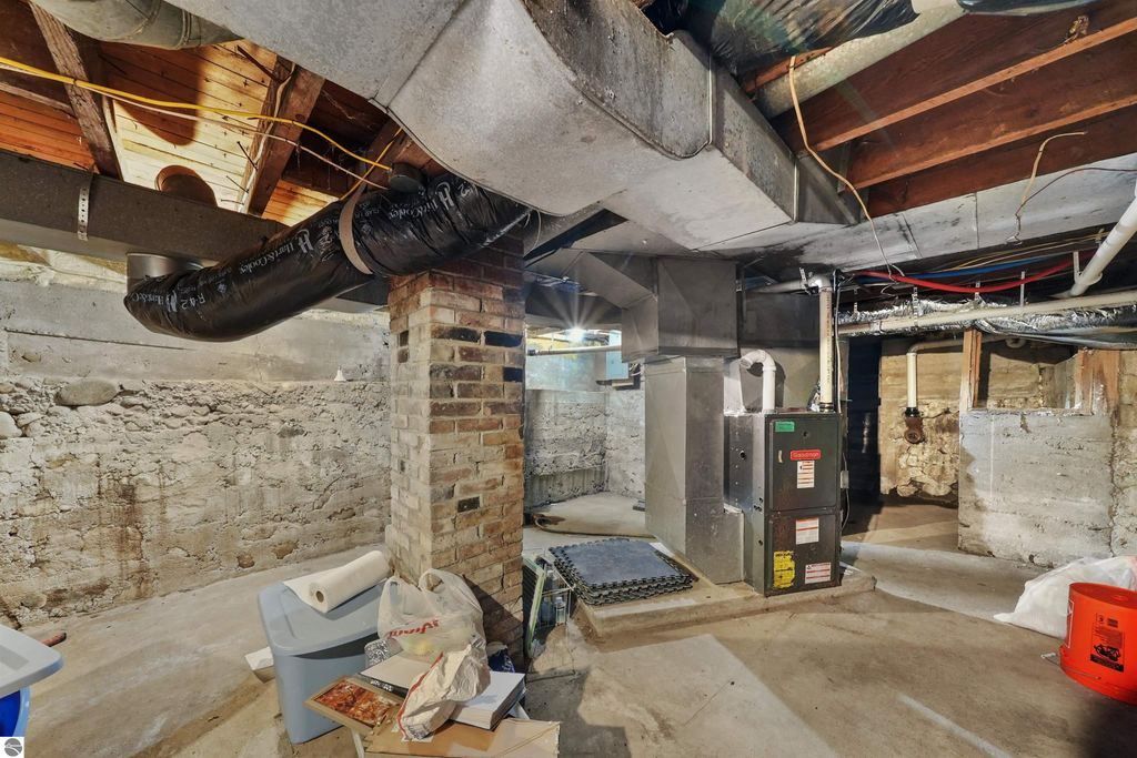 Image 33 of property listing at 21239 5th Avenue, Marion, MI 49665