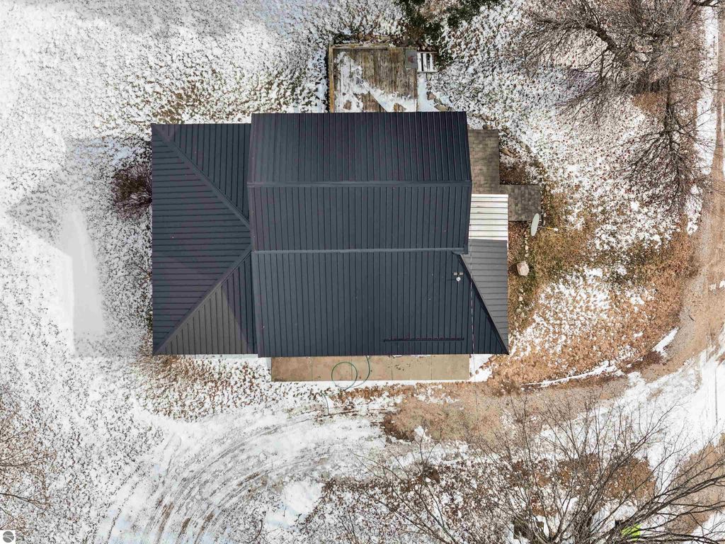 Image 44 of property listing at 21239 5th Avenue, Marion, MI 49665