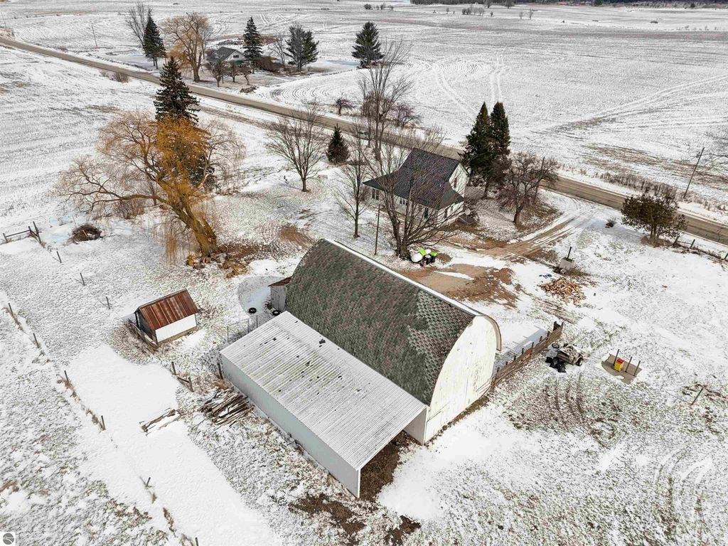 Image 46 of property listing at 21239 5th Avenue, Marion, MI 49665