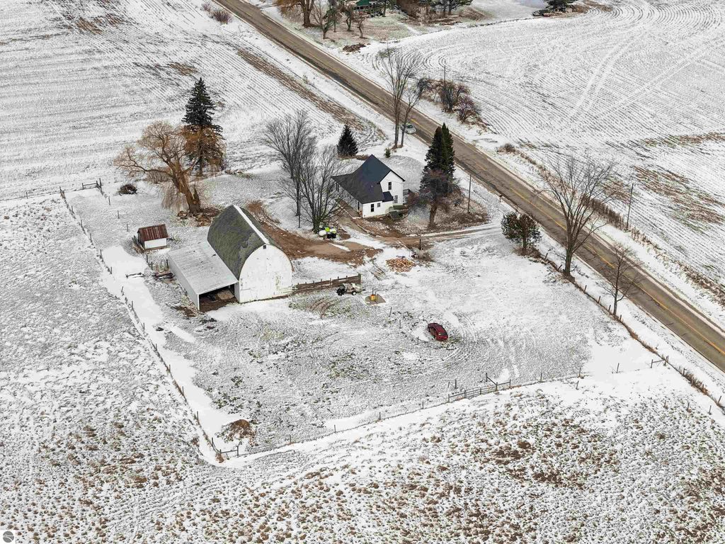 Image 49 of property listing at 21239 5th Avenue, Marion, MI 49665